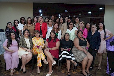 ISA rinde homenaje a las madres de la institución.