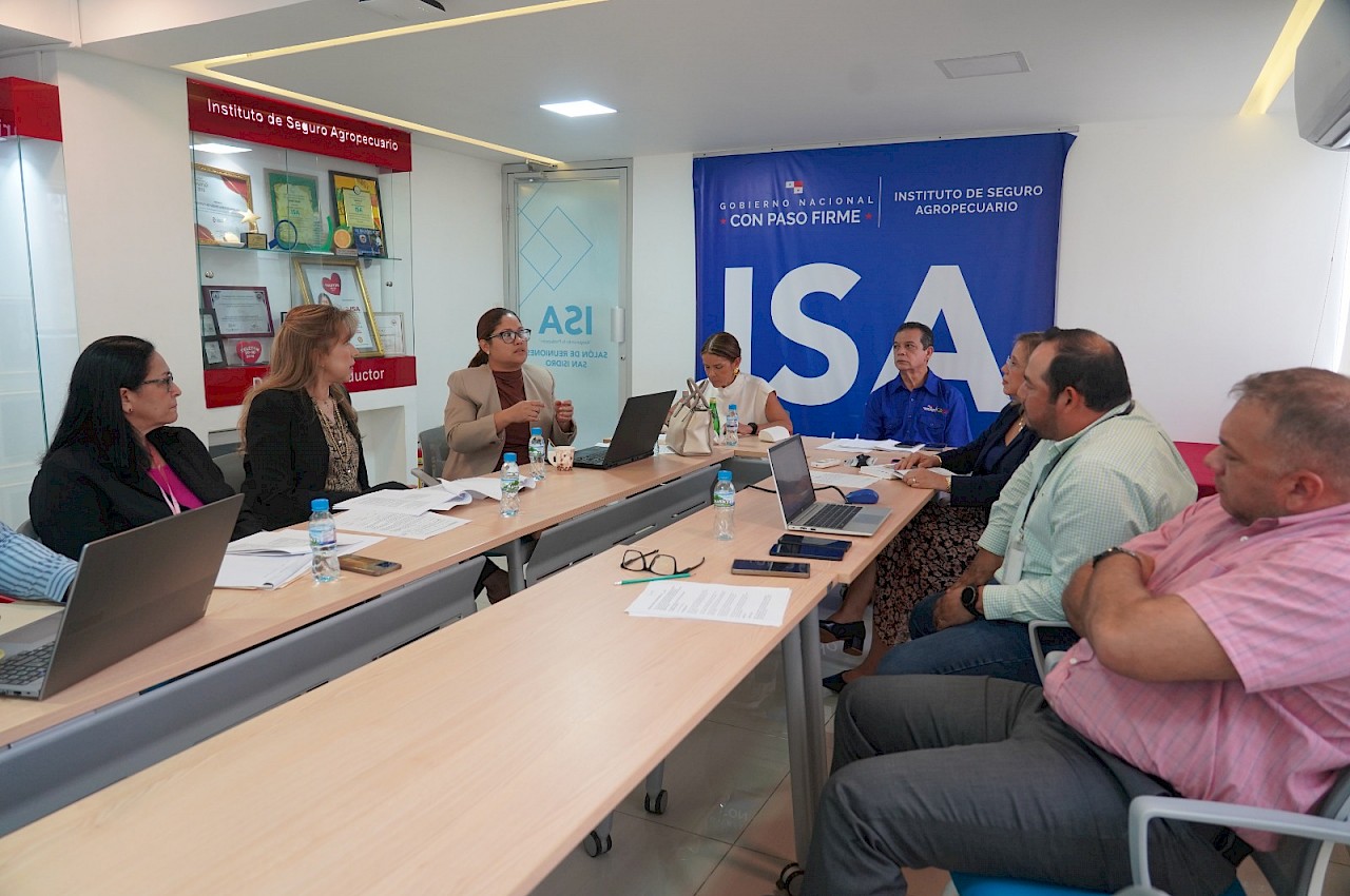 ISA, MIDA y SSRP revisan modificaciones al Manual de Seguro Agrícola.