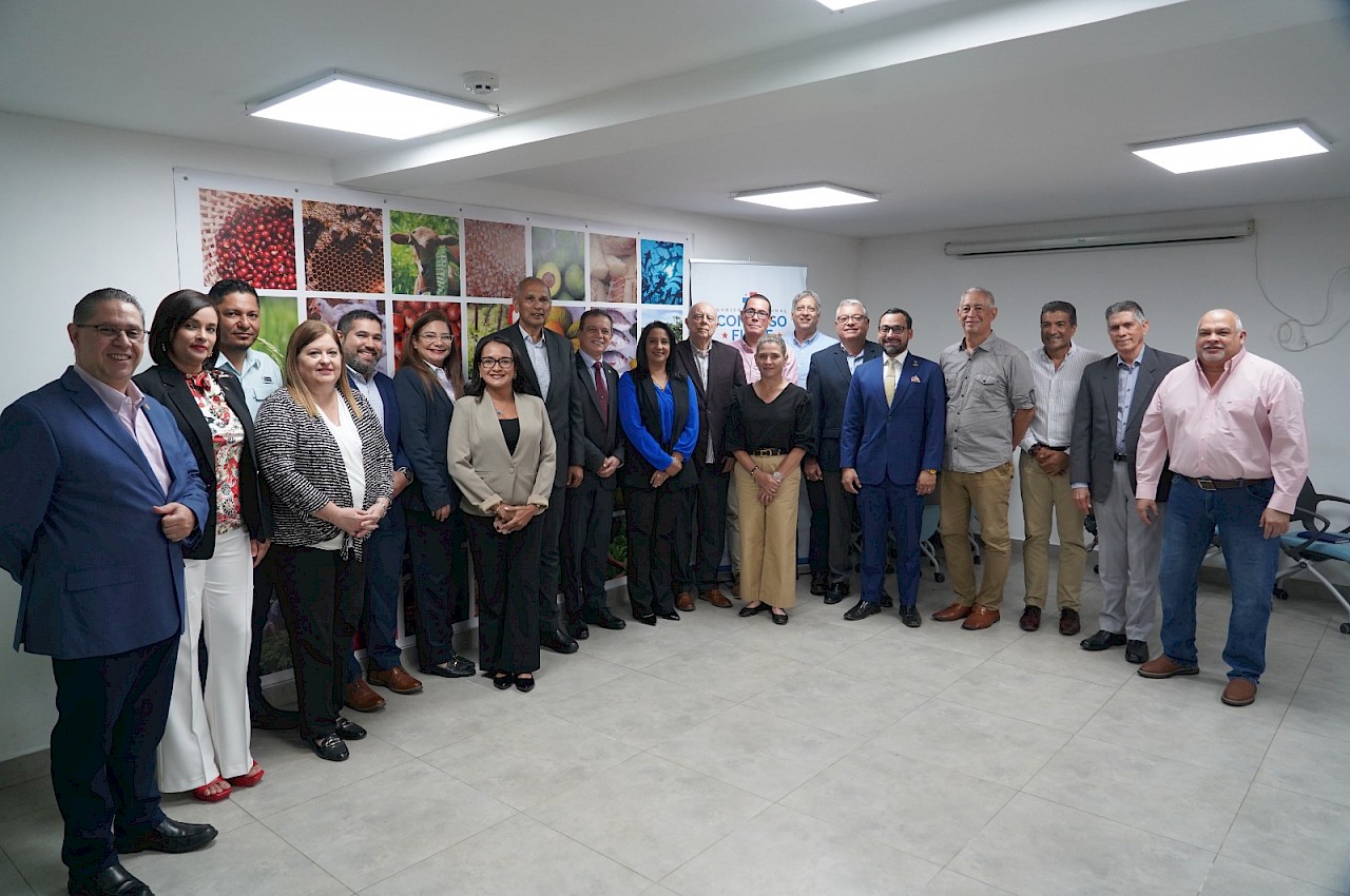 ISA participa en reunión con el nuevo director general del IICA.