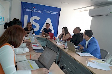 ISA revisa la actualización de los manuales de Seguro Pecuario y Seguro Complementario.