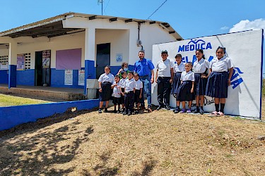ISA impulsa proyecto de huerto escolar, cría de aves y reforestación en Panamá Oeste.