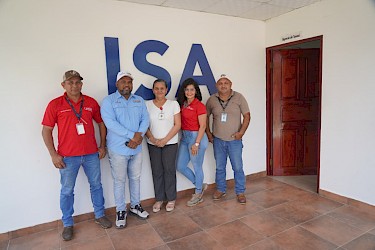 Secretario general del ISA visita agencia regional de Tonosí y evalúa transformación tecnológica.