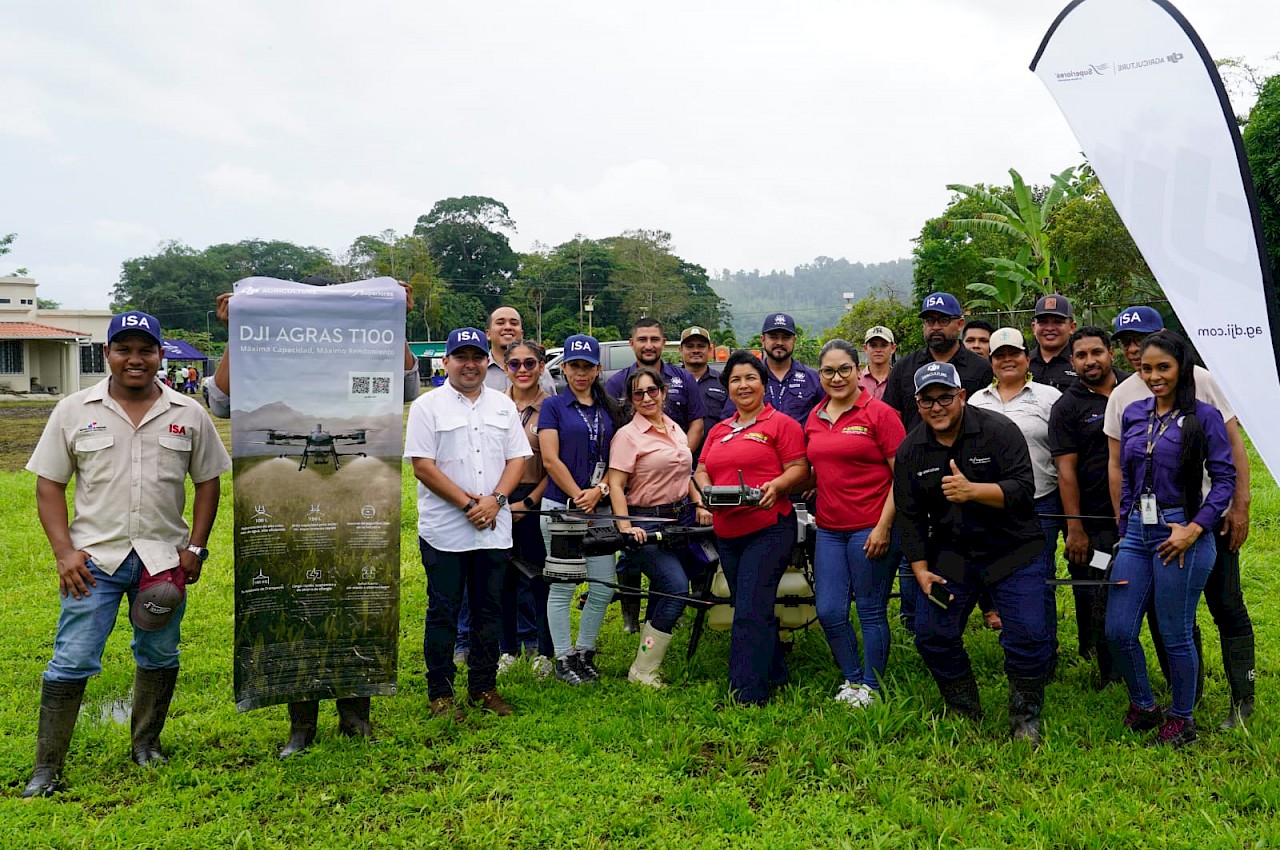 ISA celebra día de campo en Las Delicias, Bocas del Toro