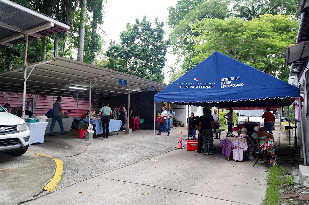 Con éxito, el ISA celebra Feria de Alimentos y Emprendedores